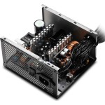 Adata XPG PYLON 550W Μαύρο Τροφοδοτικό Υπολογιστή Full Wired 80 Plus Bronze