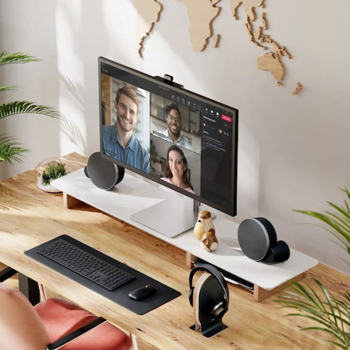 Alogic Clarity Pro Max Webcam IPS HDR Monitor 32