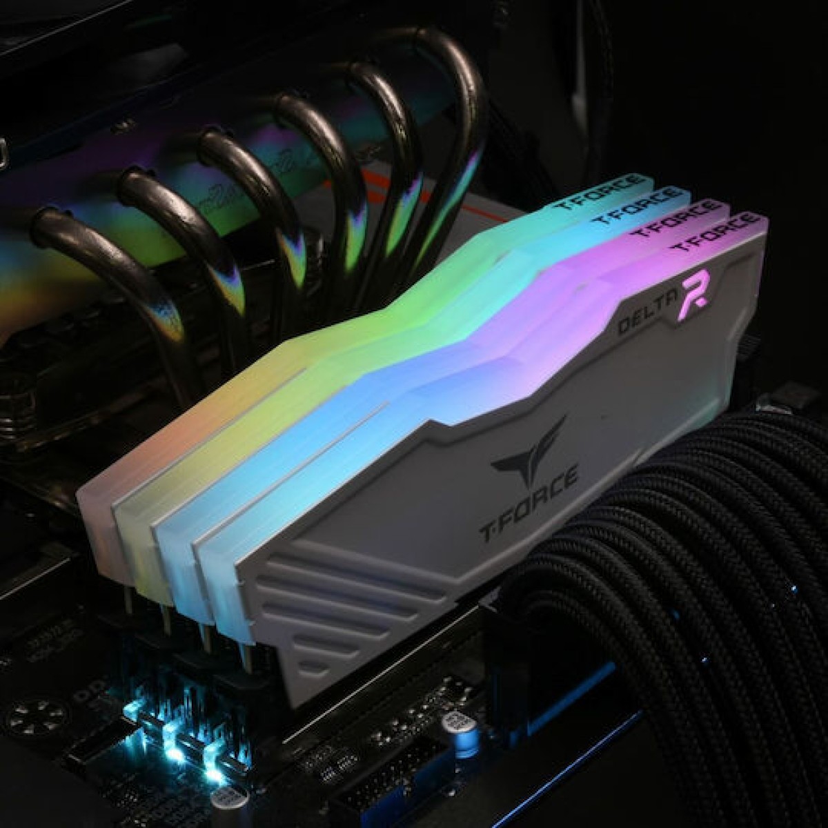 TeamGroup Delta RGB DDR4 16GB RAM με 2x8GB Modules και Ταχύτητα 3600 για Desktop