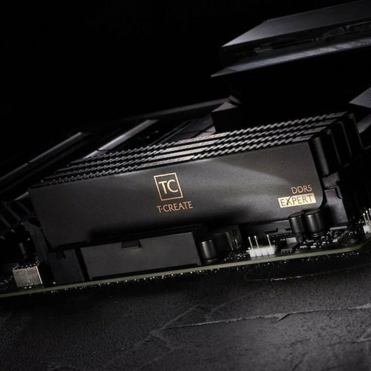 TeamGroup Expert DDR5 64GB RAM με 2x32GB Modules και Ταχύτητα 6000 για Desktop