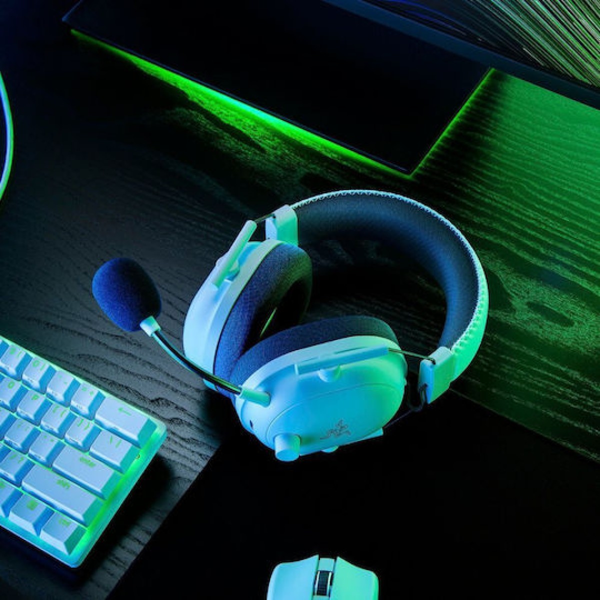Razer BlackShark V2 Pro 2023 Ασύρματο Over Ear Gaming Headset με σύνδεση Bluetooth / USB Λευκό