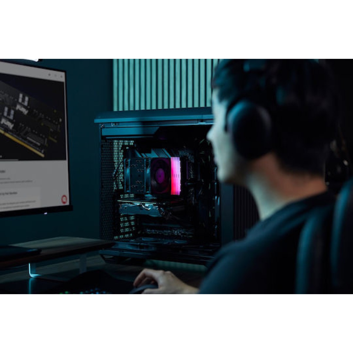 Kingston FURY Renegade RGB DDR4 16GB RAM με 2x8GB Modules και Ταχύτητα 4266 για Desktop