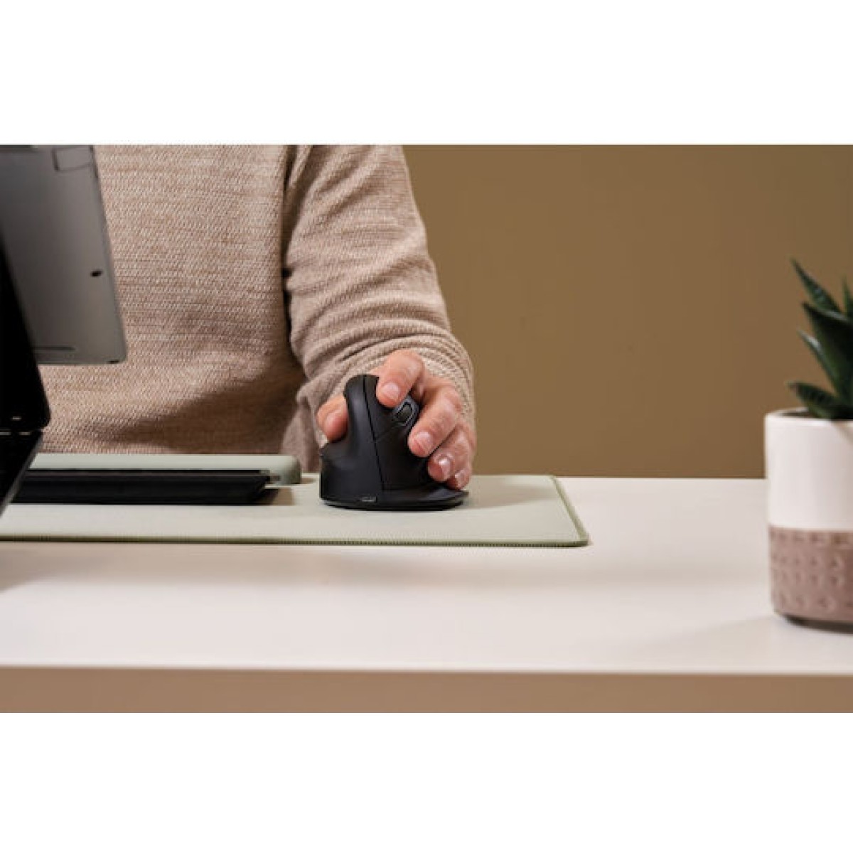Fellowes Breyta Plus+ Ασύρματο Εργονομικό Bluetooth Vertical Ποντίκι για Αριστερόχειρες Μαύρο